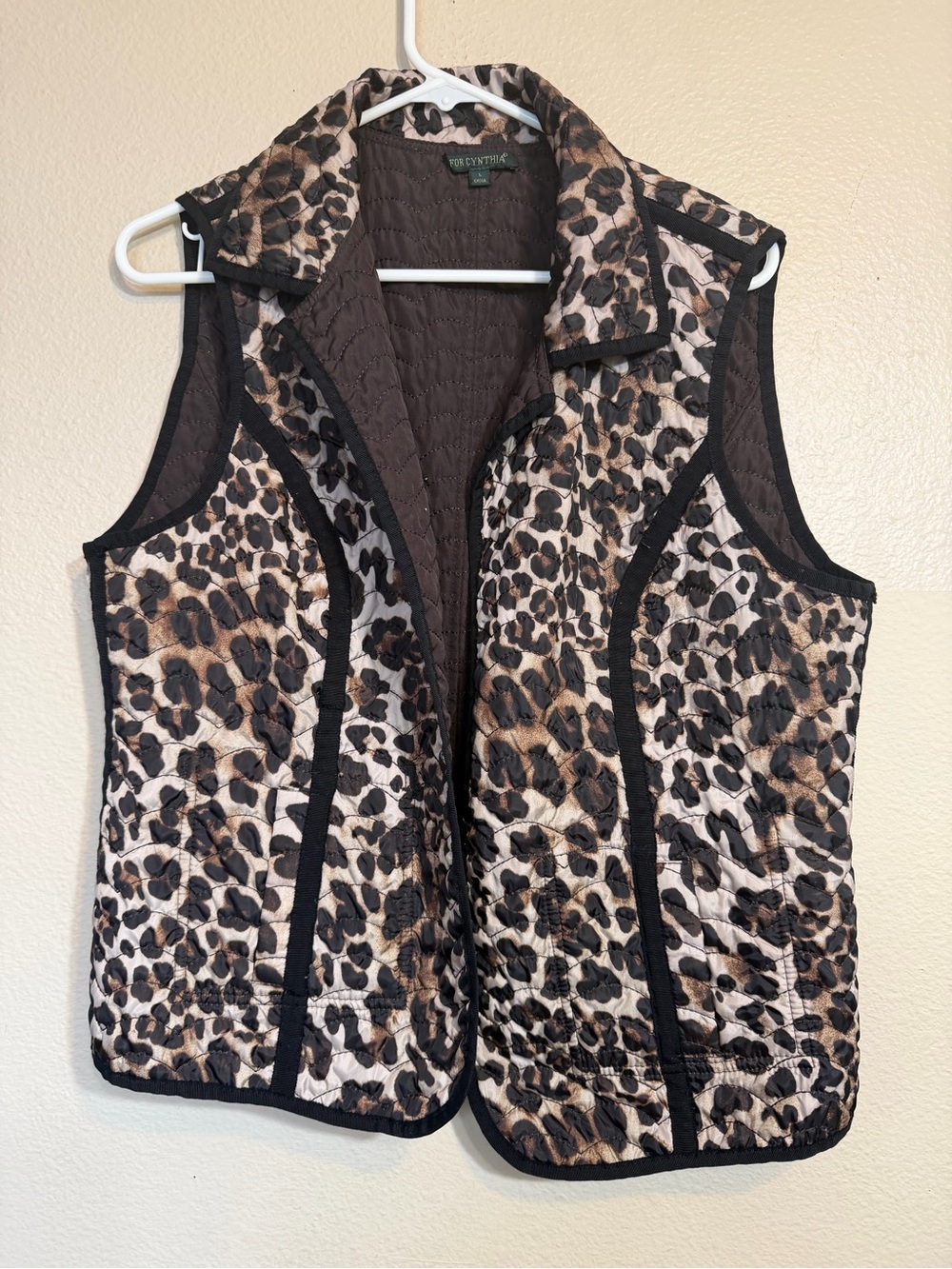 For Cynthia quilted leopard print vest Large